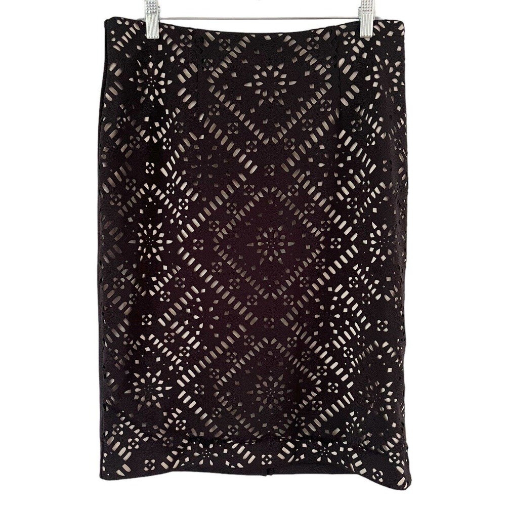 Chicos Black Laser Cut Overlay Knee Length Stretchy Skirt Women’s Size 8/10 C 1